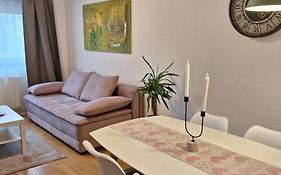 Apartman Lory, Zagreb, Downtown, With Own Parking In The Garage